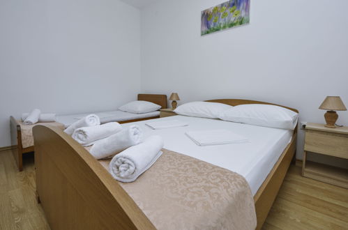 Foto 10 - Casa con 2 camere da letto a Novigrad con terrazza e vista mare