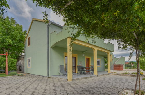 Photo 21 - 2 bedroom House in Novigrad with terrace