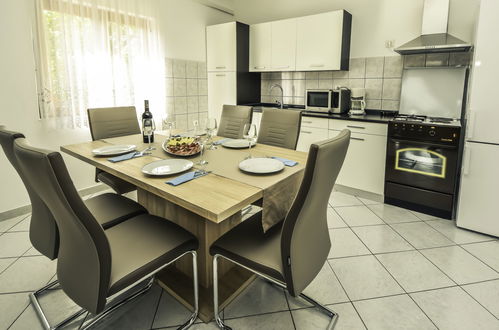 Photo 3 - 2 bedroom House in Novigrad with terrace