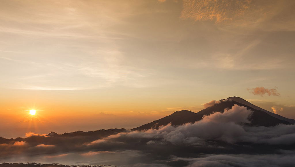Alba sul Monte Batur - Foto 1