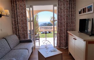 Foto 2 - Apartamento de 1 habitación en Saint-Raphaël con piscina y vistas al mar