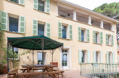 Photo 2 - Maison de 5 chambres à Besse-sur-Issole avec piscine et jardin