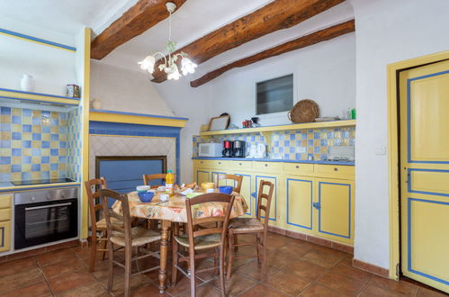 Photo 8 - 5 bedroom House in Besse-sur-Issole with swimming pool and garden