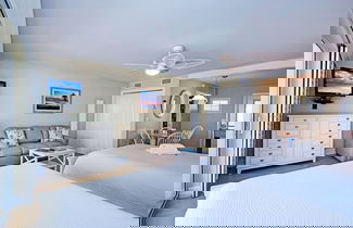 Photo 3 - Island Inn
