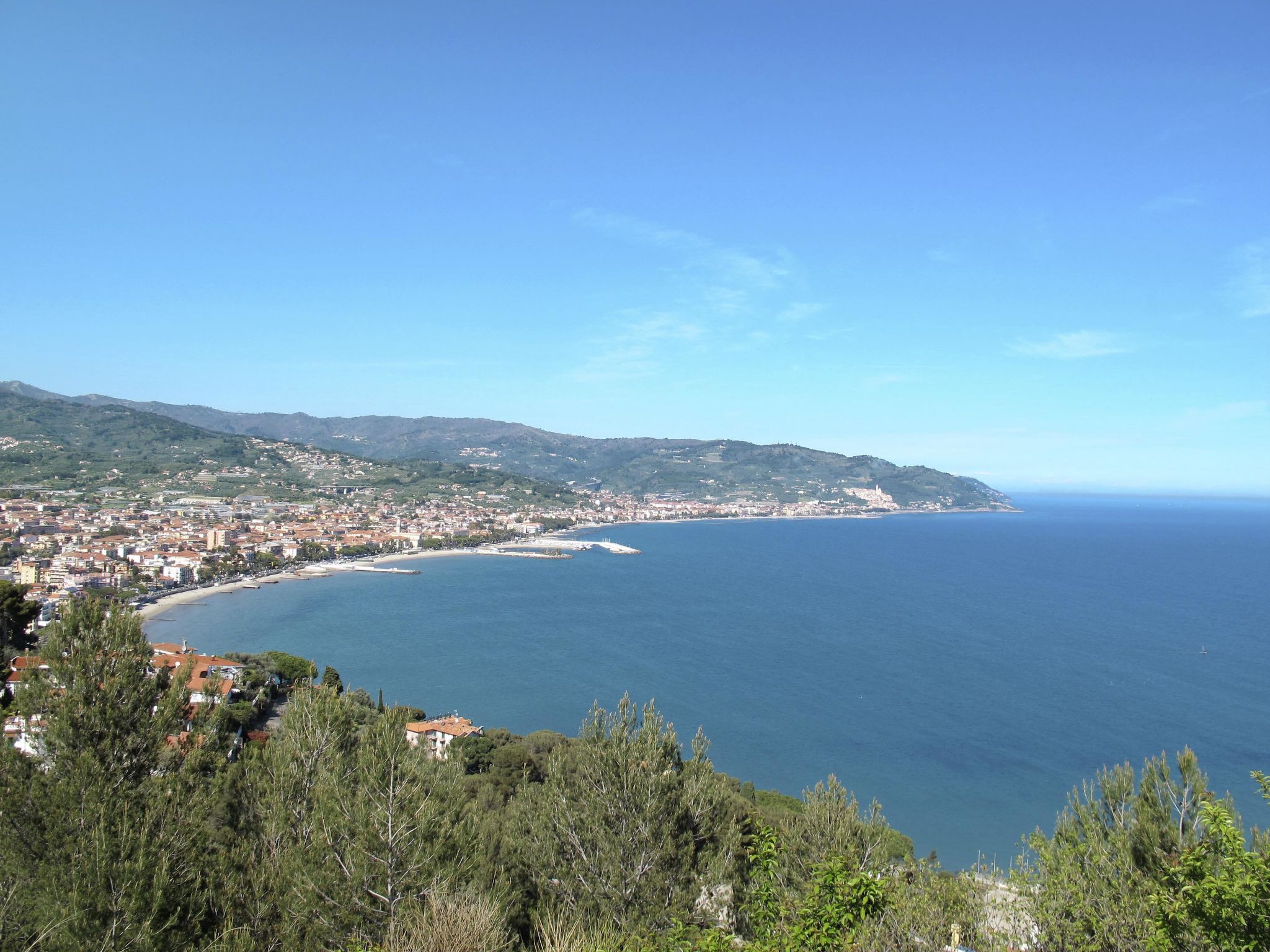 Foto 37 - Apartamento de 4 quartos em Diano Castello com piscina privada e vistas do mar