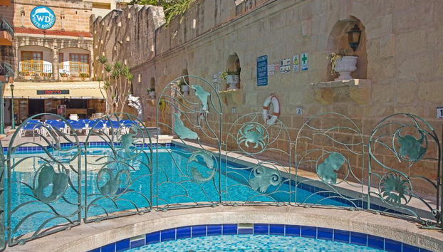 White Dolphin Complex Hotel - Photo 2