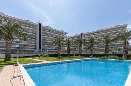 Photo 1 - 2 bedroom Apartment in Salou with swimming pool and sea view