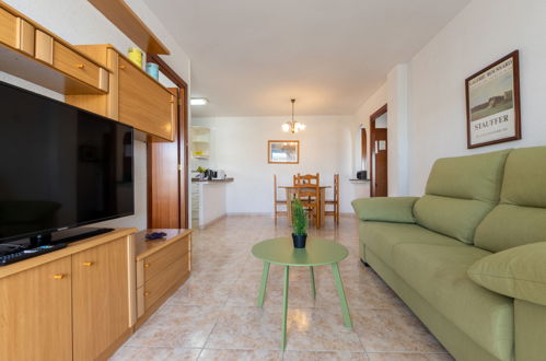 Photo 7 - 2 bedroom Apartment in Salou with swimming pool and garden