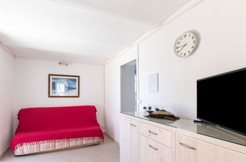 Photo 6 - 3 bedroom Apartment in Saint-Cyr-sur-Mer with garden and terrace