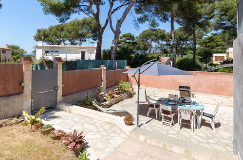 Foto 3 - Apartamento de 3 quartos em Saint-Cyr-sur-Mer com jardim e vistas do mar