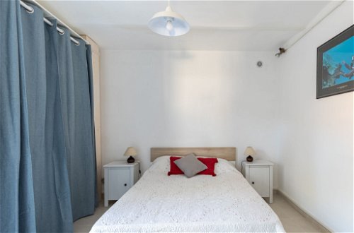 Foto 8 - Apartment mit 3 Schlafzimmern in Saint-Cyr-sur-Mer mit garten und blick aufs meer
