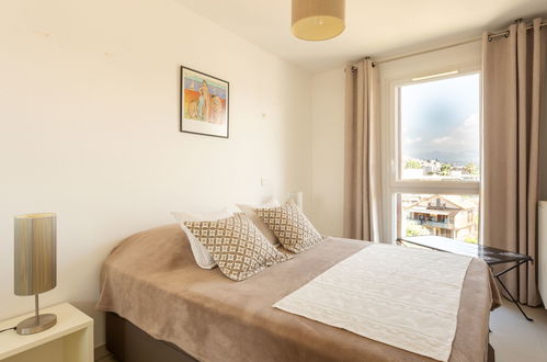 Foto 4 - Appartamento con 2 camere da letto a Cagnes-sur-Mer con terrazza e vista mare