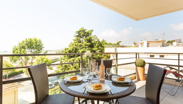 Photo 1 - 2 bedroom Apartment in Cagnes-sur-Mer with terrace and sea view