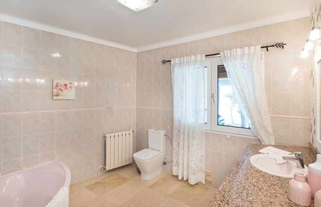 Casa de 3 quartos em Ses Salines com piscina privada e jardim - Foto 17