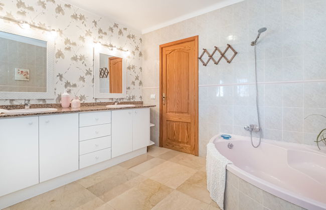 Casa de 3 quartos em Ses Salines com piscina privada e jardim - Foto 15