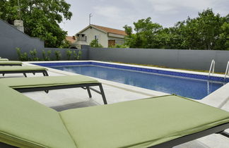 Photo 2 - 3 bedroom Apartment in Novigrad with swimming pool and sea view