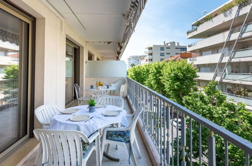 Foto 3 - Appartamento con 2 camere da letto a Cannes con terrazza e vista mare