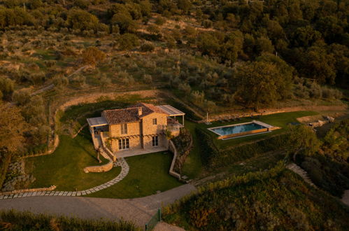 Foto 5 - Casa de 3 habitaciones en Magione con piscina privada y vistas a la montaña