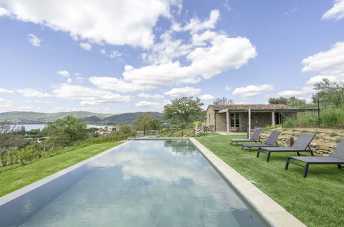 Foto 3 - Casa de 3 habitaciones en Magione con piscina privada y vistas a la montaña