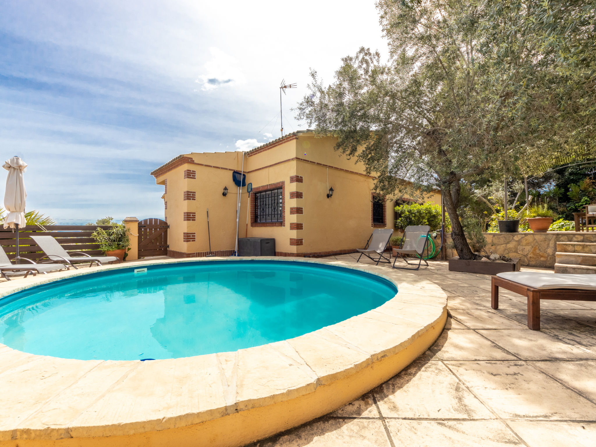 Photo 1 - 4 bedroom House in La Pobla de Montornès with private pool and sea view