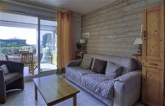 Foto 3 - Apartamento de 2 quartos em Six-Fours-les-Plages com piscina e vistas do mar