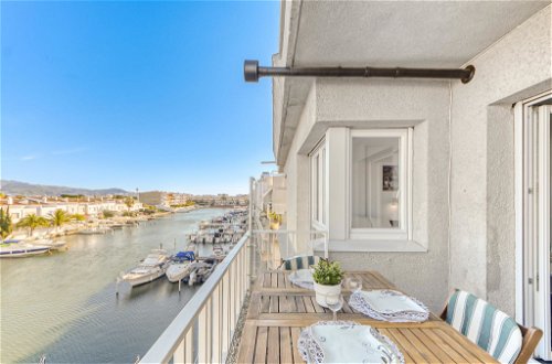 Photo 5 - Appartement de 2 chambres à Castelló d'Empúries avec terrasse et vues à la mer