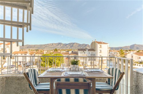 Foto 22 - Apartamento de 2 quartos em Castelló d'Empúries com terraço e vistas do mar