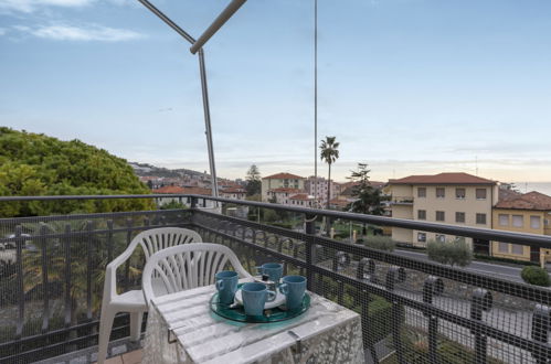 Foto 17 - Apartamento de 1 quarto em Riva Ligure com vistas do mar