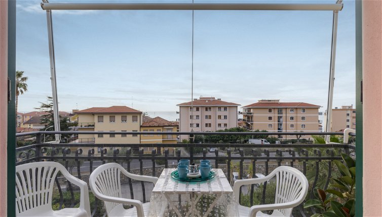 Foto 1 - Apartamento de 1 habitación en Riva Ligure con vistas al mar