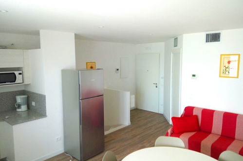Foto 4 - Apartamento de 2 habitaciones en Lignano Sabbiadoro con vistas al mar