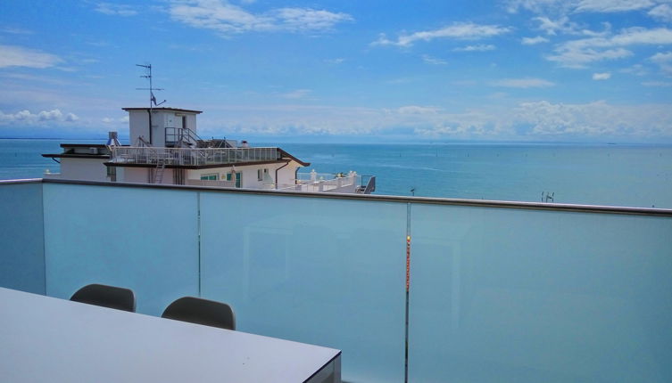 Photo 1 - Appartement de 2 chambres à Lignano Sabbiadoro avec vues à la mer