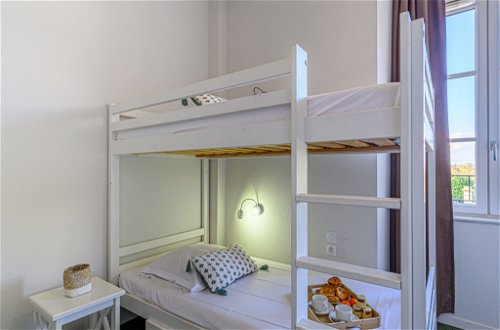 Foto 25 - Appartamento con 2 camere da letto a Baden con piscina e vista mare