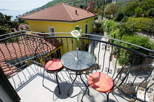 Foto 2 - Apartamento de 1 quarto em Opatija com terraço e vistas do mar