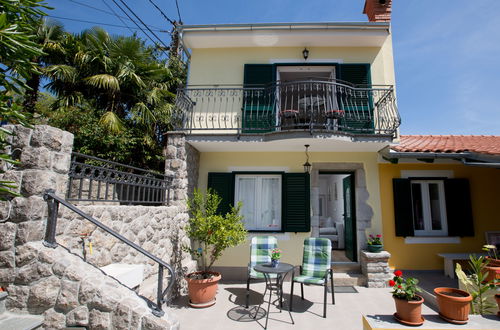 Foto 1 - Apartamento de 1 quarto em Opatija com jardim e terraço