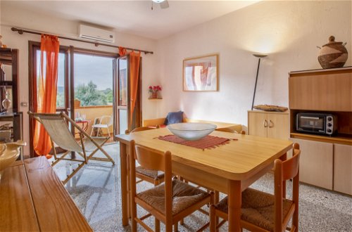 Foto 6 - Appartamento con 2 camere da letto a Golfo Aranci con giardino e vista mare