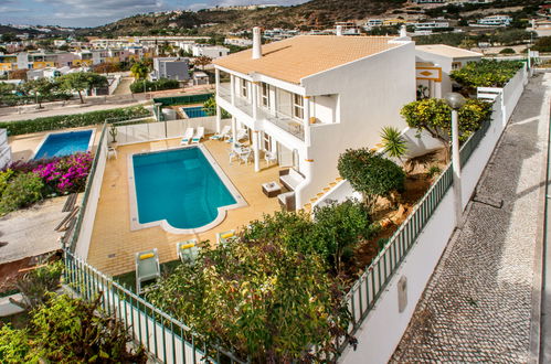 Photo 1 - Maison de 4 chambres à Albufeira avec piscine privée et jardin