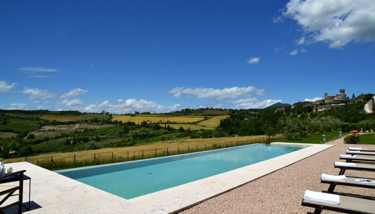 Photo 1 - Apartment in San Casciano dei Bagni with swimming pool and garden