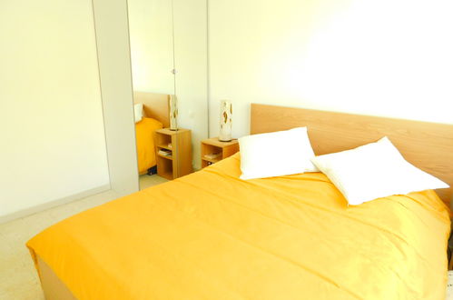 Foto 7 - Appartamento con 1 camera da letto a Sanary-sur-Mer con vista mare