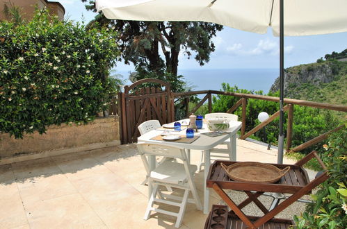 Photo 3 - Maison de 1 chambre à Sperlonga avec jardin et vues à la mer