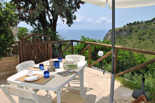 Photo 1 - Maison de 1 chambre à Sperlonga avec jardin et vues à la mer