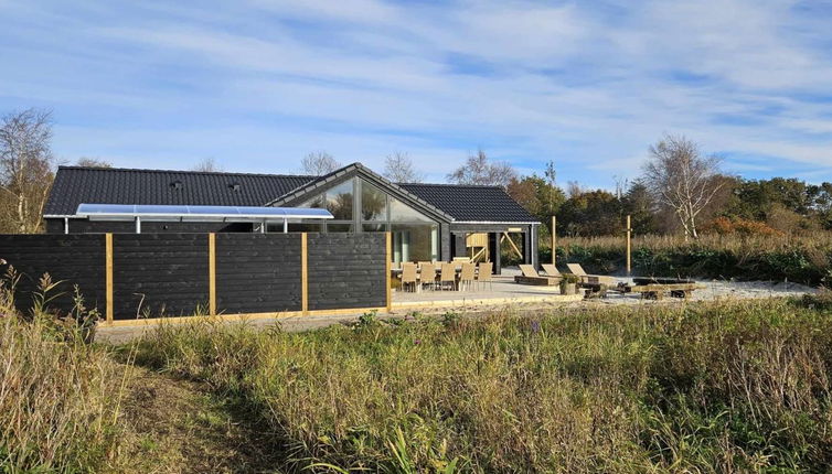 Photo 1 - Maison de 5 chambres à Strandby avec terrasse et bain à remous