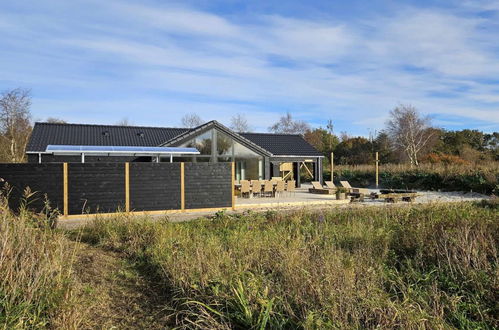 Foto 1 - Casa con 5 camere da letto a Strandby con terrazza e vasca idromassaggio