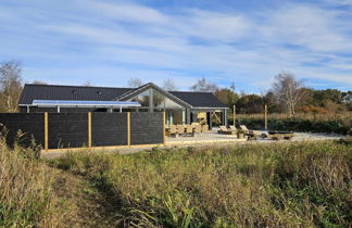 Foto 1 - Casa de 5 habitaciones en Strandby con terraza y bañera de hidromasaje