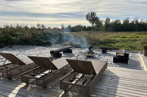 Photo 3 - Maison de 5 chambres à Strandby avec terrasse et bain à remous