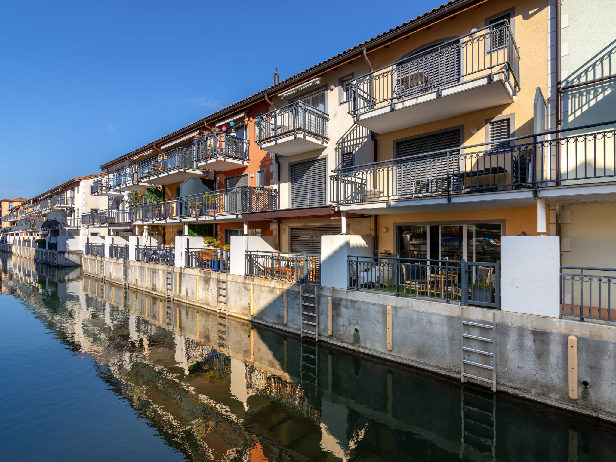 Photo 1 - 1 bedroom Apartment in Port-Valais with mountain view