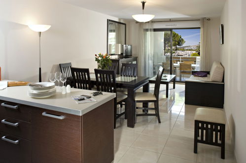 Photo 9 - 1 bedroom Apartment in Mandelieu-la-Napoule with swimming pool and sea view