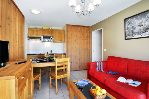 Foto 7 - Apartamento de 2 habitaciones en Briançon con jardín y sauna