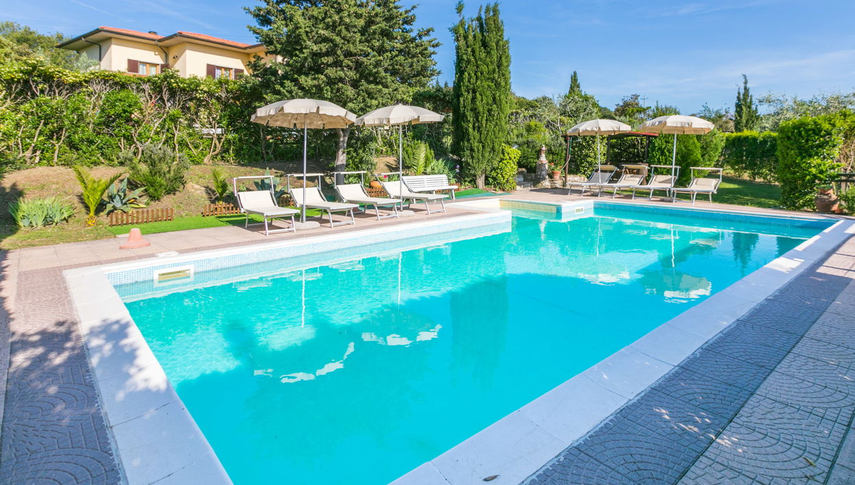 Maison de 6 chambres à Rosignano Marittimo avec piscine privée et jardin - Photo 1
