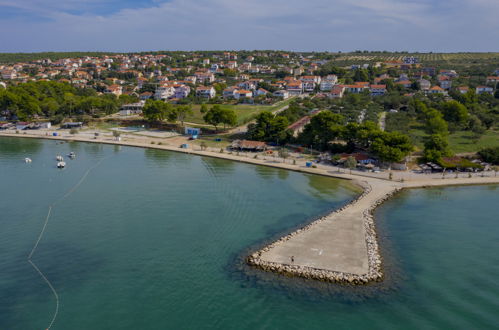 Photo 17 - Appartement de 1 chambre à Sveti Filip i Jakov avec terrasse et vues à la mer