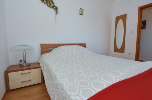 Foto 5 - Appartamento con 1 camera da letto a Sveti Filip i Jakov con terrazza e vista mare